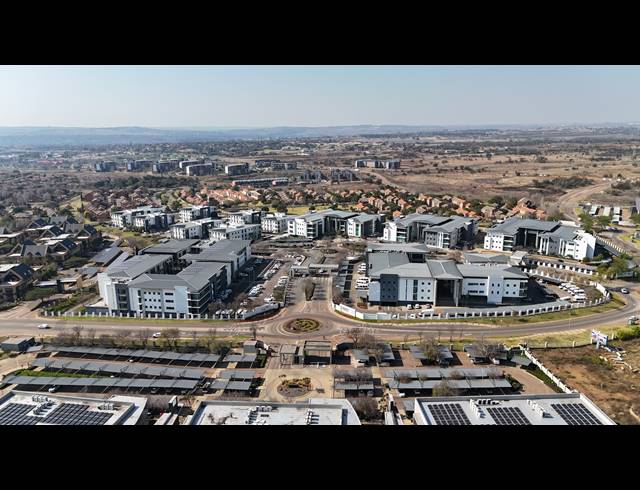 432M² OFFICE TO LET IN ECO PARK ESTATE